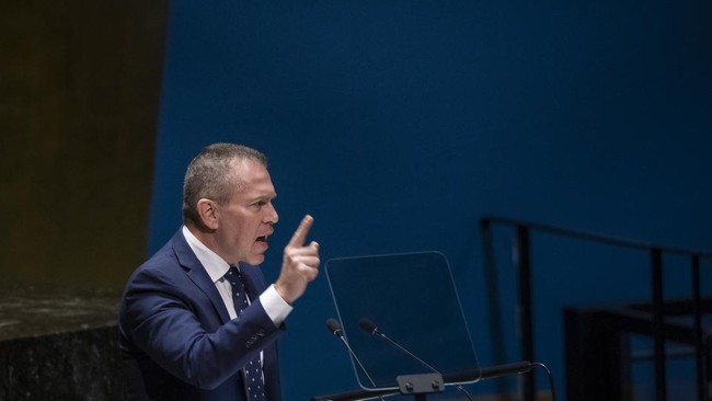Dubes Israel untuk PBB Gilad Erdan dengan lantang menolak resolusi Majelis Umum yang akan mempertimbangkan kembali Palestina menjadi anggota penuh organisasi.