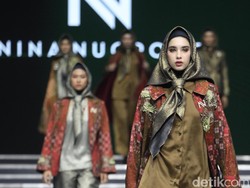 Nina Nugroho Usung Kain Tenun Seseh di IN2MF 2023, Sisa Benang Jadi Kain