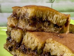 Sejarah Perdagangan Timah di Balik Manis Legit Martabak Bangka