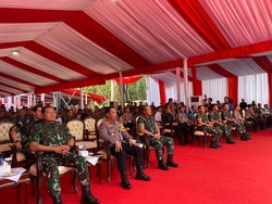 Panglima TNI-Kapolri Buka Baksos 33 Tahun Mengabdi Akabri 90