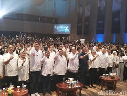 Prabowo Hadir Deklarasi Relawan Pemuda Penerus Negeri, Ada Selebritis