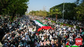 Ada Demo Palestina, Perjalanan Kereta di Gambir Berhenti di Jatinegara