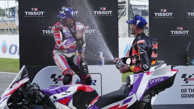 FOTO: Martin Menang Sprint Race MotoGP Thailand, Bagnaia Gagal Podium