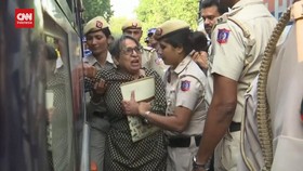 VIDEO: Polisi Tahan Puluhan Massa Aksi Bela Palestina di India