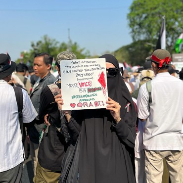 Israel Putus Komunikasi Gaza, Zaskia Adya Mecca Turun ke Jalan Dukung Palestina