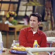 Matthew Perry Meninggal di Usia 54, Intip Kembali Momen Ikonis Tokoh Chandler Bing di 'Friends'