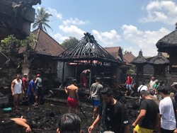 Lupa Matikan Dupa, Bangunan Piasan di Ubud Ludes Terbakar