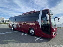 Nggak Ada di Indonesia, Ini Rasanya Duduk di Bus Mitsubishi Fuso