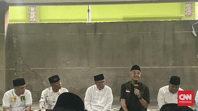 Bakal capres Ganjar Pranowo mendapat panggilan Gus Im dari Rai Syuriah PWNU DKI Jakarta Kyai Muhyidin Ishaq. Panggilan ini merujuk adik Gus Dur, Hasyim Wahid.