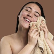 5 Kebiasaan Mandi yang Dapat Menyebakan Jerawat, Mana yang Masih Sering Kamu Lakukan?