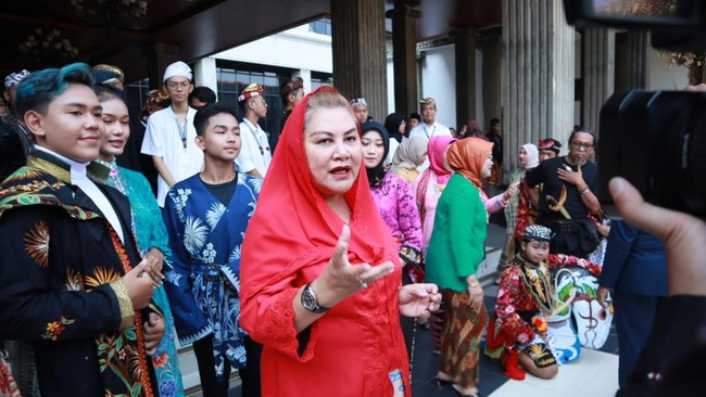 Pemkot Semarang menyediakan sebuah sistem terpadu yang memudahkan investor untuk mengurus perizinan sesuai dengan rencana kota.