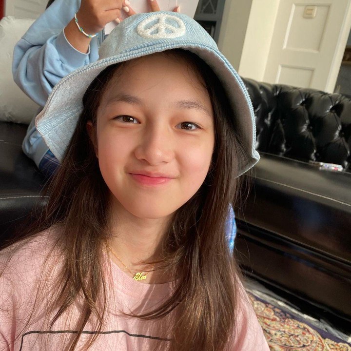 <p>"Elea my princess. Semoga kamu selalu happy di tengah-tengah keluarga kita. Semoga kamu dijadikan anak soleha dan bermanfaat. Semoga panjang usia, rezeki, dan nikmatmu. Semoga sehat selalu akal dan jiwamu. Semoga kamu selalu ingat orang-orang yang selalu sayang kamu. Semoga ALLAH SWT melindungi jalanmu, semoga ALLAH SWT menyinari masa depanmu," tulis Andhika pada laman Instagram-nya. (Foto: Instagram: @andhiiikapratama)</p>