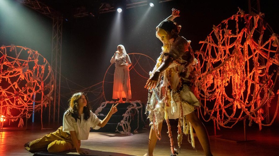 Teater Tuturupa di Penutupan Jakarta Doodle Festival