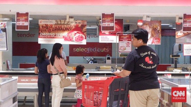 Aneka daging sapi dan ayam segar didiskon jadi super murah di Transmart yang berlaku hari ini, Minggu (5/11) selama periode Full Day Sale.