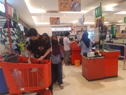 Jelang Transmart Full Day Sale Berakhir, Pelanggan: Sering-sering Diskon!