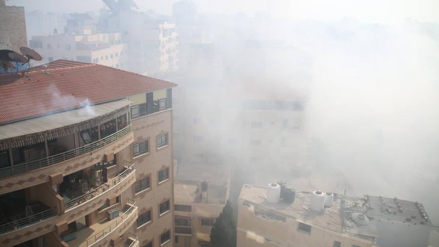1729619801 GAZA CITY, GAZA - OCTOBER 11: Israeli occupation aircraft launch white phosphorus bombs west of Gaza City on October 11, 2023 in Gaza City, Gaza. Almost 800 people have died in Gaza, and 187, 000 displaced, after Israel launched sustained retaliatory air strikes after a large-scale attack by Hamas. On October 7, the Palestinian militant group Hamas launched a surprise attack on Israel from Gaza by land, sea, and air, killing 1000 people and wounding more than 2000. Israeli soldiers and civilians have also been taken hostage by Hamas and moved into Gaza. The attack prompted a declaration of war by Israeli Prime Minister Benjamin Netanyahu. (Photo by Ahmad Hasaballah/Getty Images)