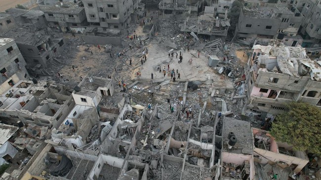 Presiden Jokowi mendesak agar kekerasan dihentikan, gencatan senjata diupayakan, dan bantuan kemanusiaan ke Gaza dipercepat. 
