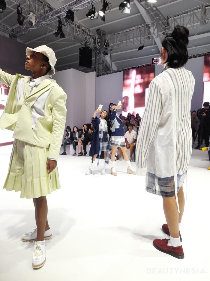 Dalam show kali ini, terdapat penampilan dari beberapa selebriti Tanah Air seperti Beby Tsabina, Rey Bong, Yasamin Jasmen, dan Riri Moeya, Beauties./ Foto: Sierra/Beautynesia