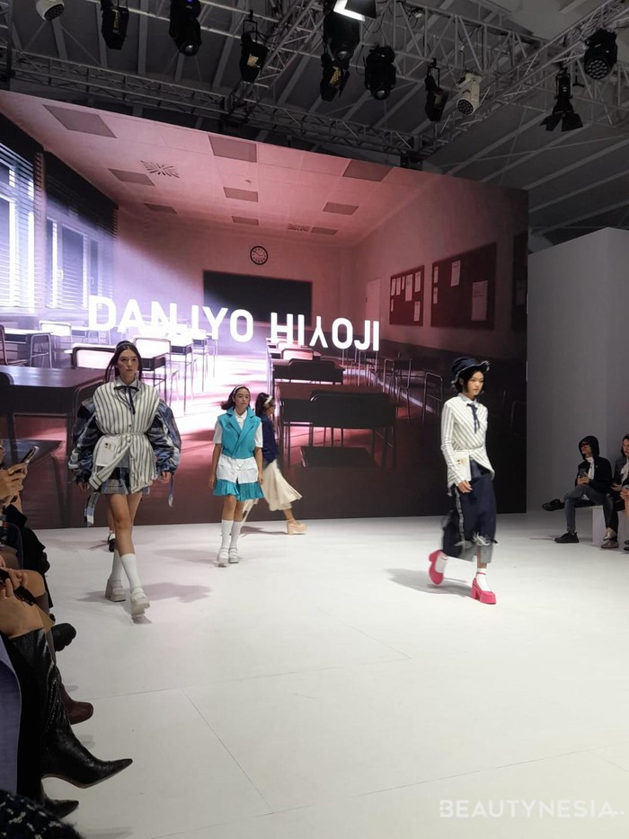 Lewat koleksi-koleksi yang dipamerkan, perpaduan warna, motif, serta cutting untuk setiap piece tampak menawan./ Foto: Sierra/Beautynesia