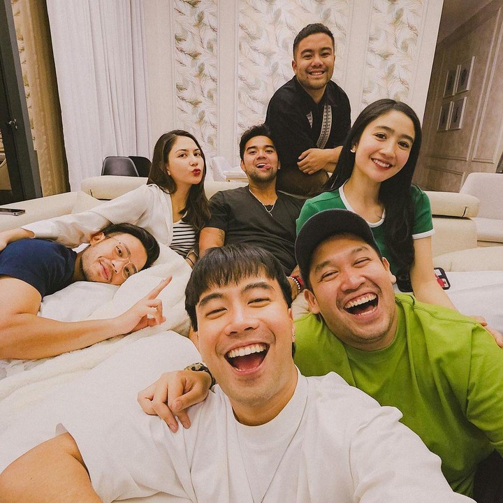 <p>Di masa kehamilannya anak pertama ini, Jessica Mila memang banyak menghabiskan waktu bersama keluarga dan teman dekatnya. Di awal kehamilan, istri Yakup Putra Hasibuan ini sempat mengundang beberapa sahabat, termasuk Febby, untuk berkunjung ke rumahnya. (Foto: Instagram @vidialdiano)</p>