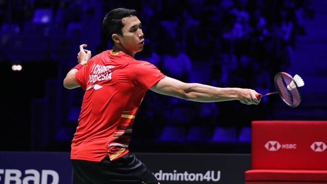 Jonatan Christie berhasil naik ke posisi keempat dalam daftar ranking terbaru BWF. Berikut daftar peringkat terbaru BWF.