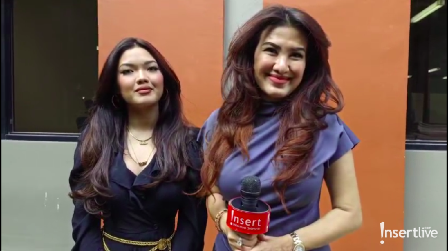 Liza Natalia dan sang anak