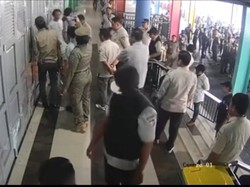 PD Pasar Makassar Buka Paksa Pintu Pasar Butung gegara Digembok Eks Pengelola
