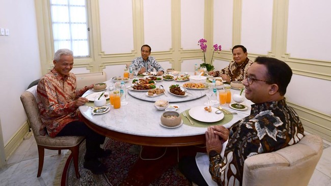 Pengamat politik menilai Presiden Jokowi berupaya meredam isu yang menerpa dirinya belakangan ini. Mulai dari netralitas hingga keretakan hubungan dengan PDIP.