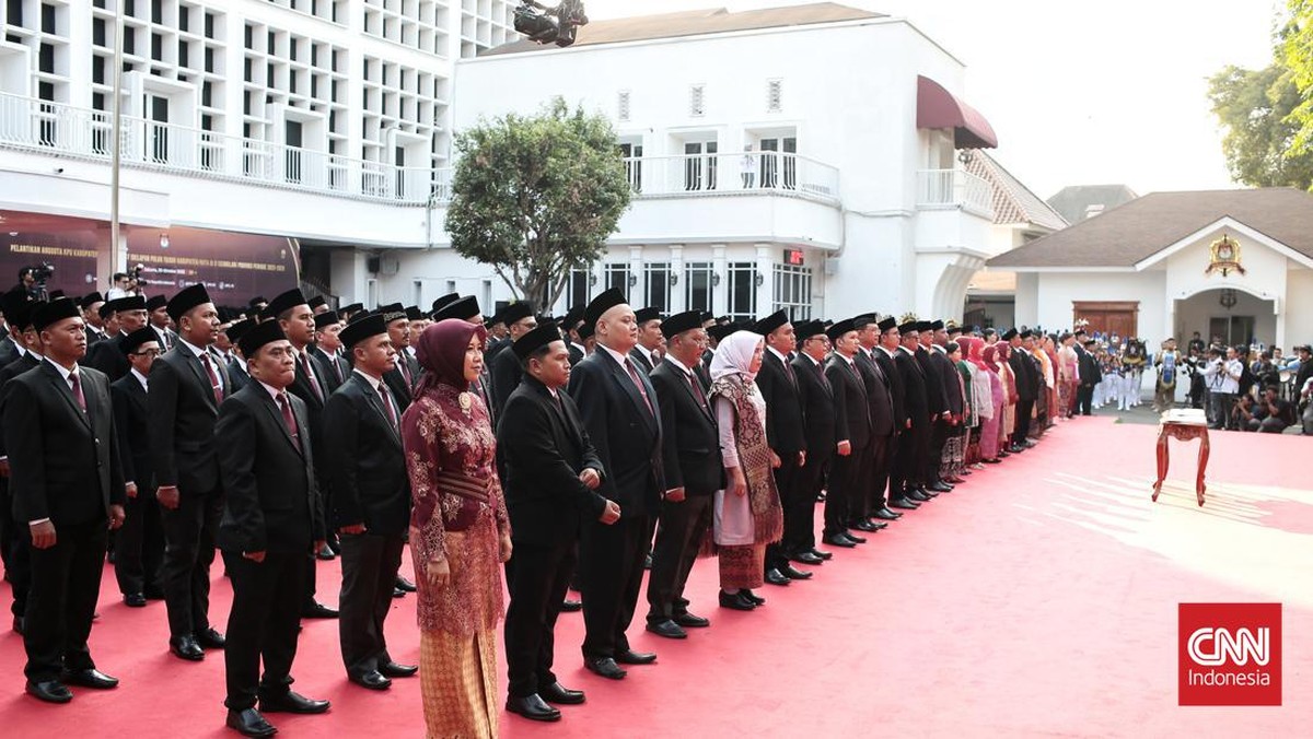 FOTO: Pelantikan Anggota KPU Kabupaten/Kota di 9 Provinsi