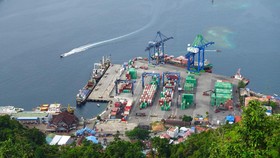 Kinerja Cepat Terminal Peti Kemas, Pengguna Hemat Biaya Bongkar Muat