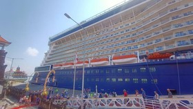 Kapal Pesiar Raksasa Celebrity Solstice Tiba di Bali, Bawa 2.800 Turis