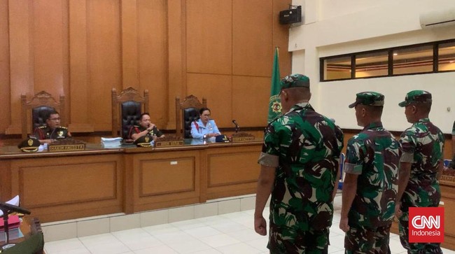 Tiga anggota TNI didakwa melakukan pembunuhan berencana terhadap seorang pemuda Aceh bernama Imam Masykur.