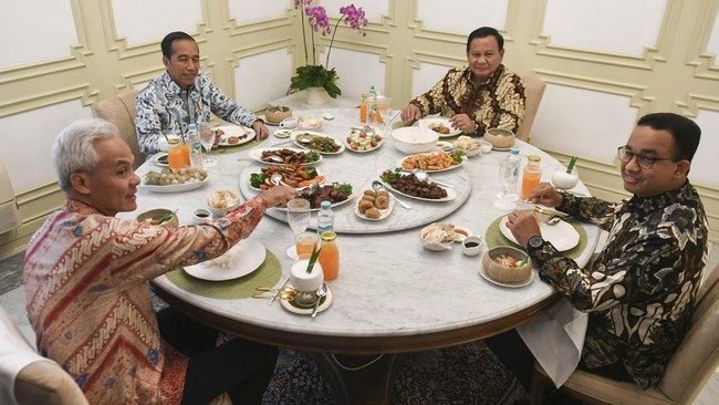 Anies mengaku sudah memiliki agenda bertemu dengan masyarakat di Jember, Jawa Timur, sehingga tak bisa hadir jika pertemuan dilakukan kemarin.