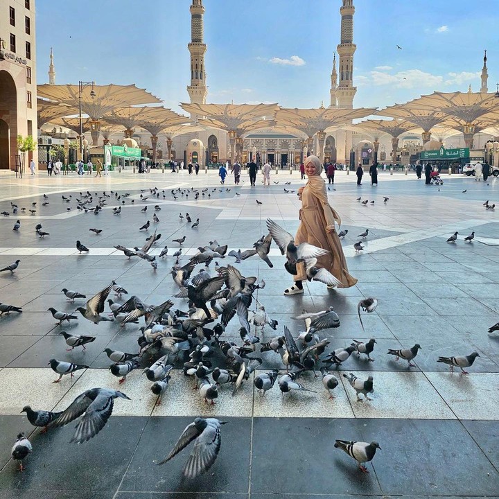 <p>Sebelum pergi umrah Sabrina dan Belva juga sempat mengadakan gender reveal. Diketahui anak pertama mereka berjenis kelamin perempuan, kita doakan semoga kehamilan Sabrina sehat selalu ya, Bunda. (Foto: Instagram: @sabrinaanggraini)</p>