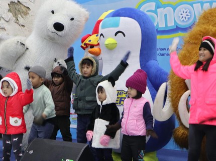 Keseruan Snow Fest di Trans Snow World Bintaro, Bermain Salju Sambil Belajar