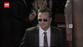 VIDEO: Polisi Los Angeles Selidikin Penyebab Kematian Matthew Perry