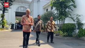 VIDEO: Anies, Ganjar, dan Prabowo Foto Bareng Usai Maksi Bareng Jokowi
