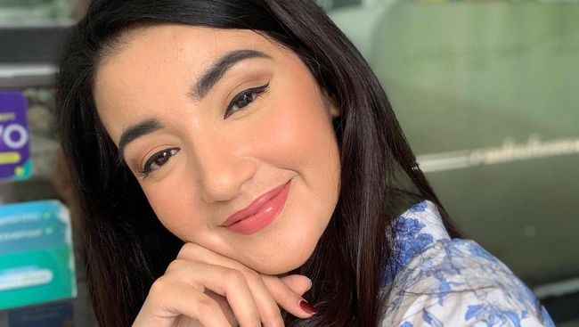 Cerita Tsania Marwa Merasa Terharu Dapat Hadiah Wisuda dari Sang Putri