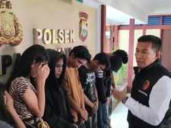 10 Muda-mudi Diduga Terlibat Prostitusi Online Ditangkap di Hotel Makassar