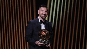 Heboh Foto Viral Messi Mandikan Lamine Yamal Saat Masih Bayi