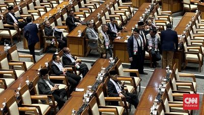 DPR RI menggelar Rapat Paripurna pembukaan masa persidangan II Tahun Sidang 2023-2024 di kompleks parlemen, Jakarta, Selasa (31/10).