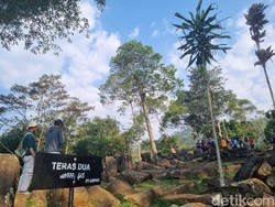 Bukan Piramida, Gunung Padang Lebih Akrab sebagai Punden Berundak buat Warlok