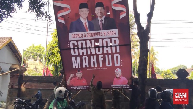 Sejumlah elite PDIP angkat suara merespons pencopotan baliho Ganjar Pranowo-Mahfud MD serta bendera partai saat kunjungan Presiden Joko Widodo di Bali
