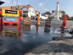 Gorong-gorong Dekat Tugu Jogja Penuh Kerak Lemak Setinggi Dada Orang Dewasa