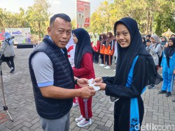 Ratusan Remaja Ponorogo Dapat Tablet Penambah Darah untuk Cegah Stunting