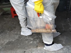 Ada Sisa Makanan yang Dibawa Polisi dari TKP Mayat Membusuk di Koja