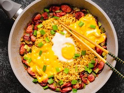 Resep Mie Instan Goreng Sosis dan Keju, Menu Praktis Mengenyangkan