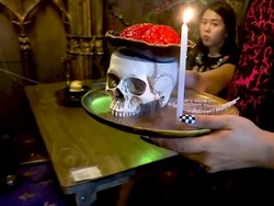 Sambut Halloween Kafe Ini Bikin Kue Otak hingga Kue Darah Unicorn
