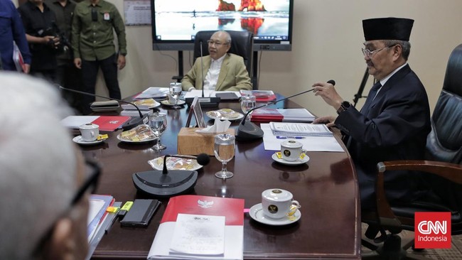 MKMK telah memeriksa hakim konstitusi Wahiduddin Adams terkait dugaan pelanggaran kode etik di balik putusan syarat batas usia capres-cawapres.