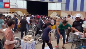 VIDEO: Warga Jarah Gudang Bantuan PBB Di Deir Al Balah Gaza